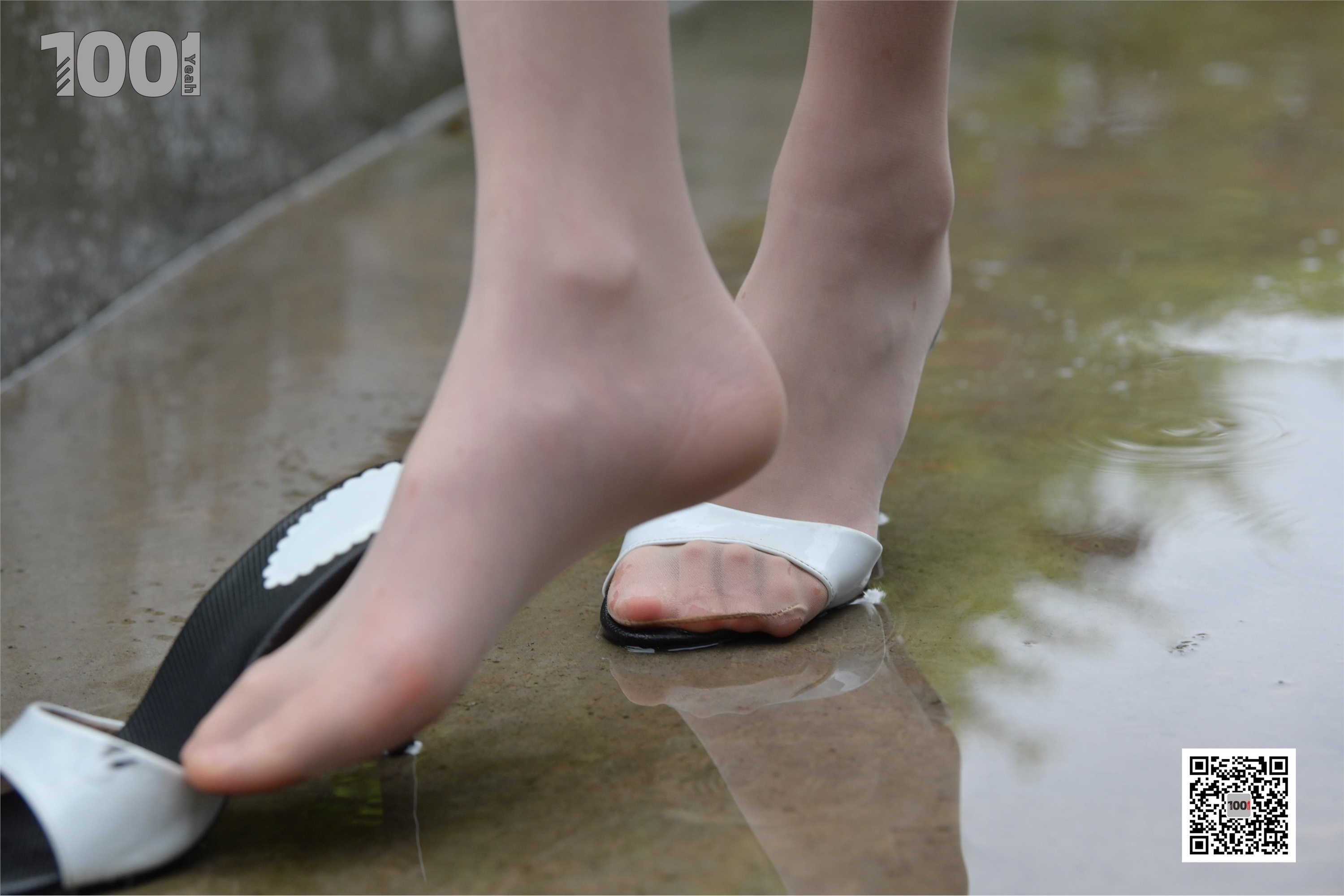 IESS异思趣向  一千零一夜《雨中漫步2》